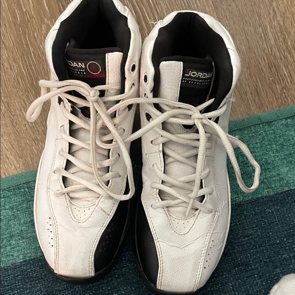 Jordan Classic White and Black High-Tops